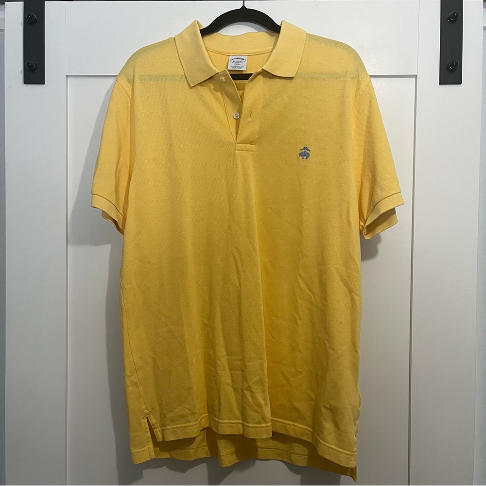 Brooks Brothers Men’s XL Golf Polo Slim Fit Yellow Short Sleeve Blue Logo